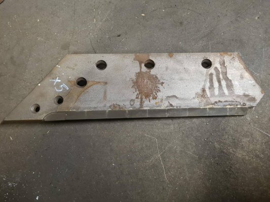 CHARRUE - Soc de charrue - Soc de charrue adaptable Kuhn/huard carbure gauche