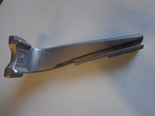 Herse rotative - Dent de herse - Dent de herse attache rapide Quick Fit avec 2 plaquettes carbure + manchon et rechargement gauche