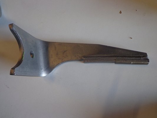 Herse rotative - Dent de herse - Dent de herse cultimix gauche avec 2 plaquettes carbure + manchon